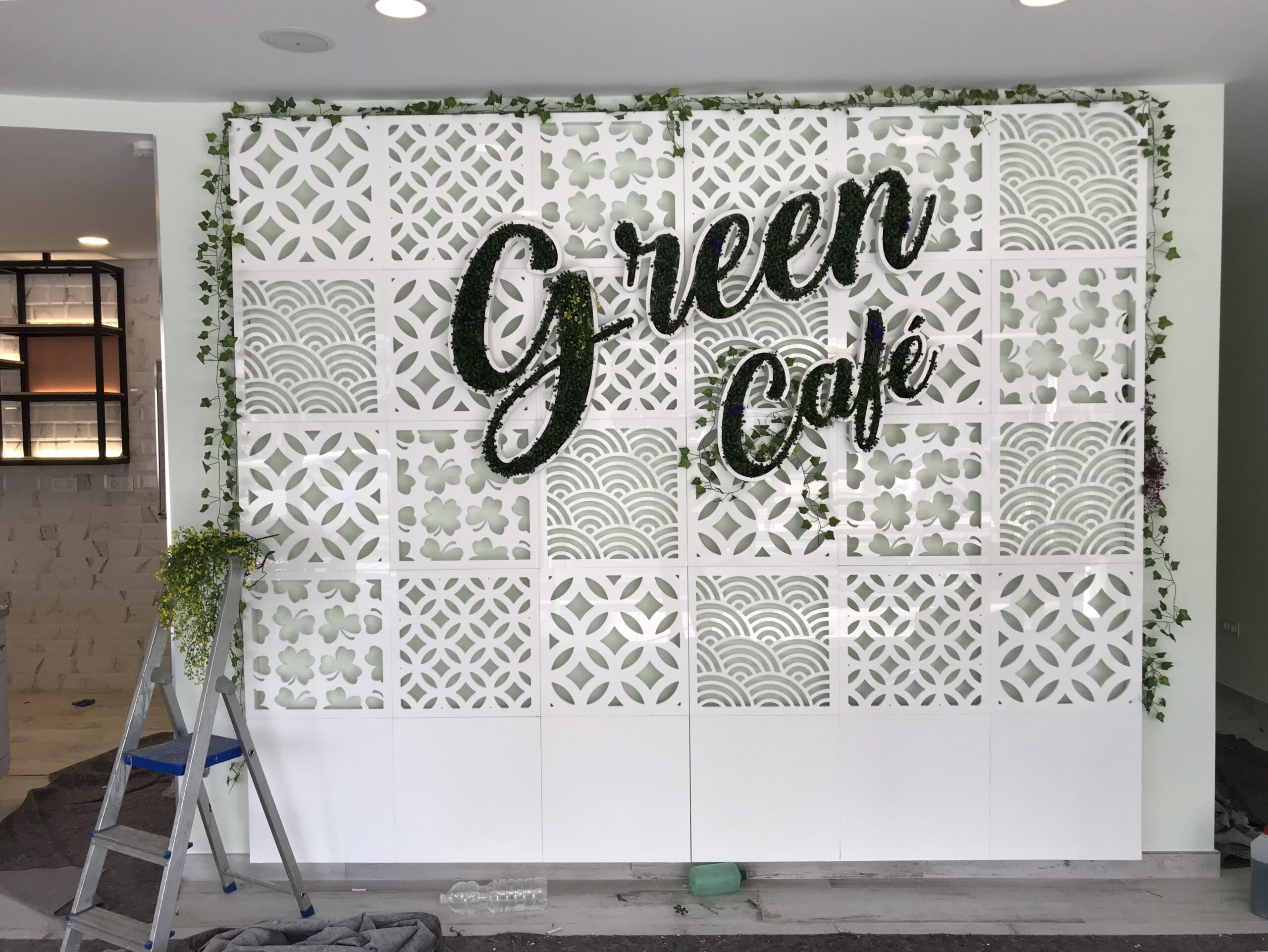 Logotec Interiorismo comercial Green Cafe