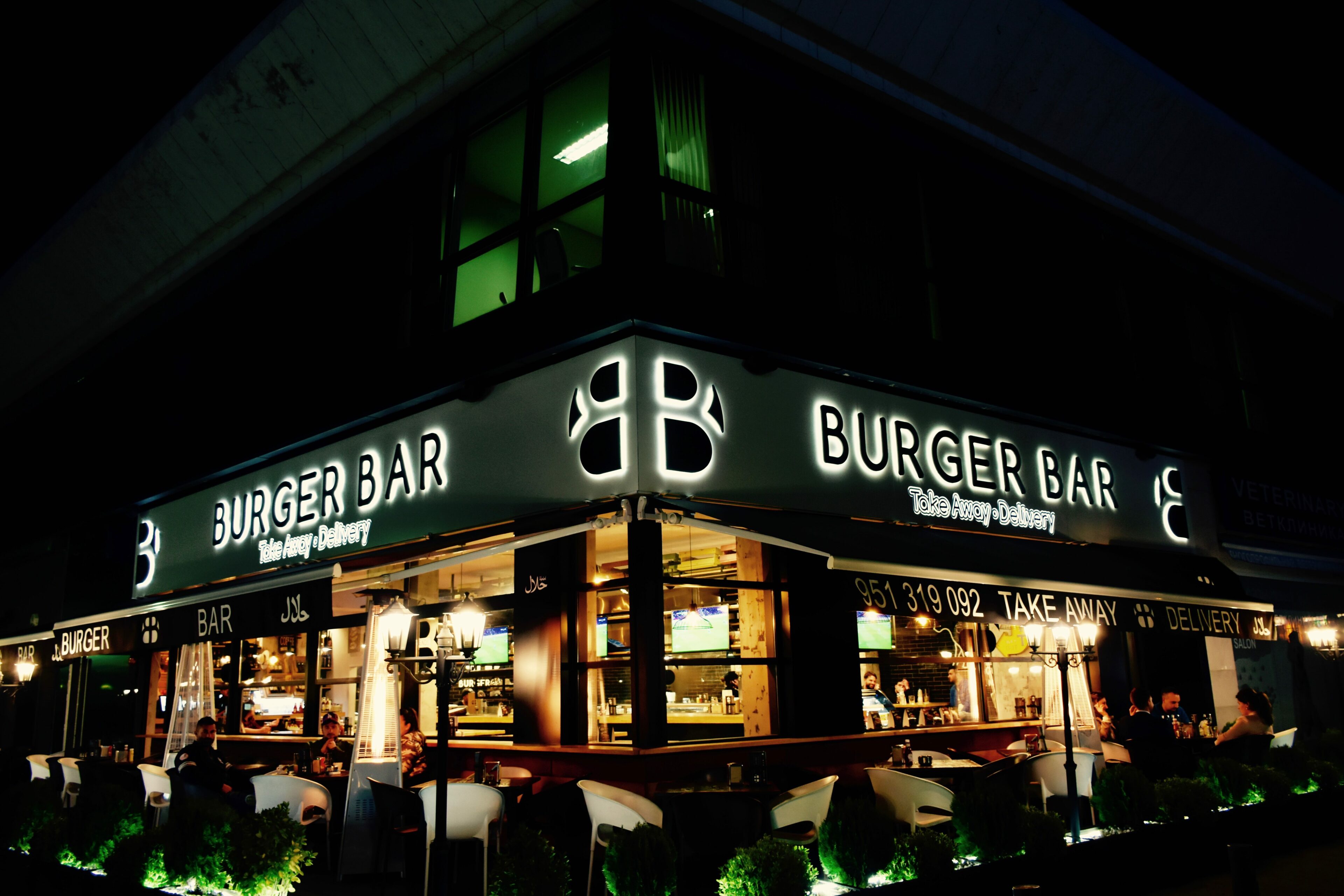 Logotec Rótulos luminosos Málaga Burger Bar